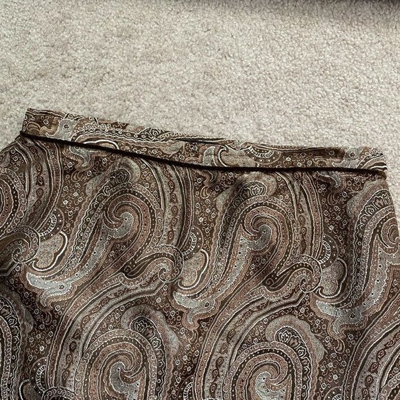 The Limited 8 Patterned Accented Hem Lined Skirt Acetate - Picture 4 of 12